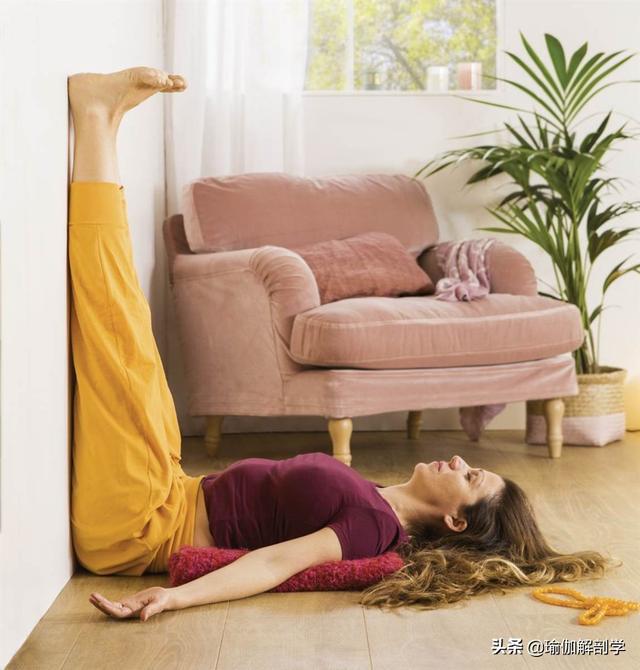 一个瑜伽动作每天躺着练瘦腿促睡眠一定要试试(图2)